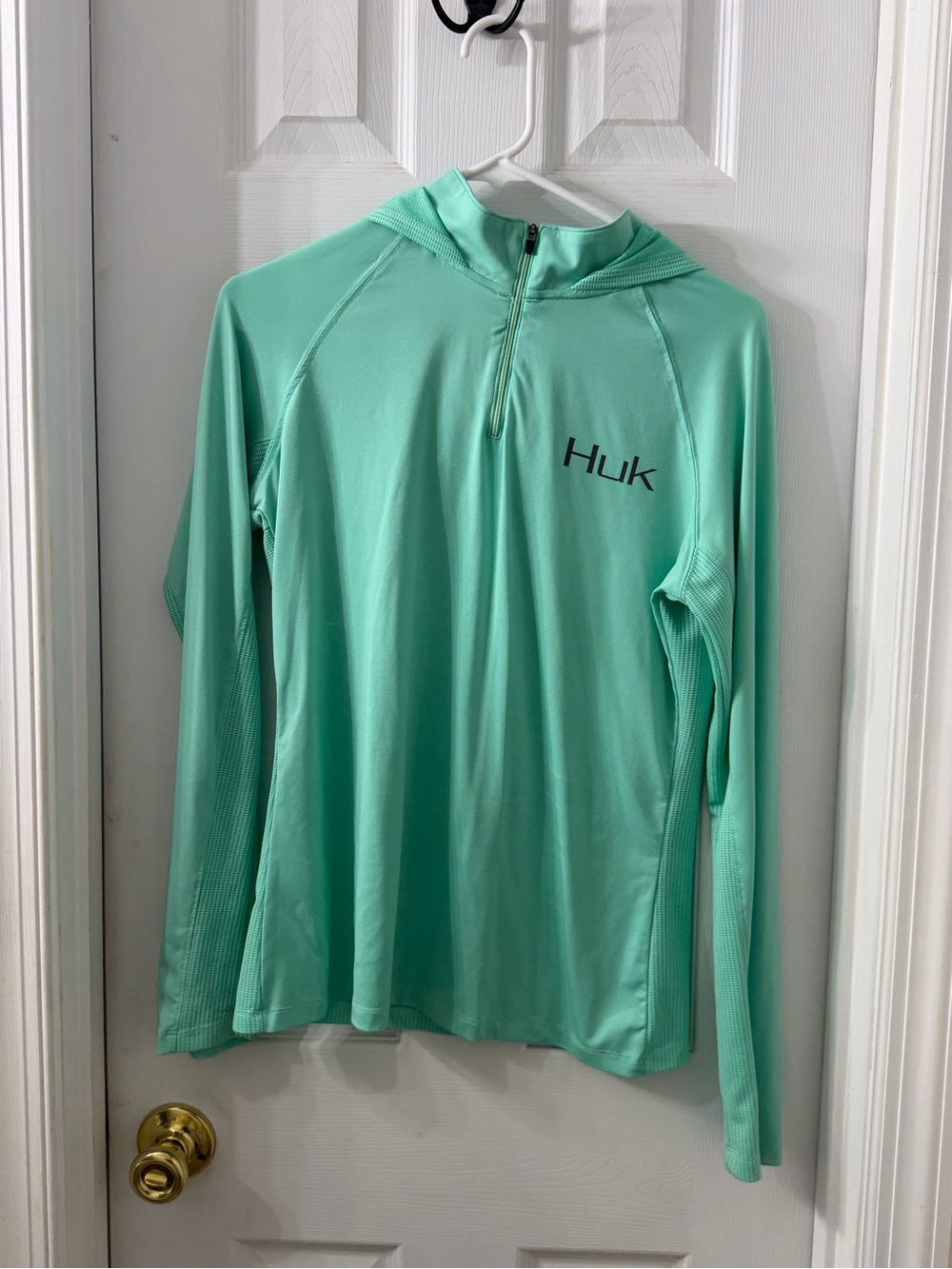Huk Women's Mint Green Long Sleeve Hoodie - Quarter Zip